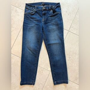 Classic Blue Women's cropped Jeans